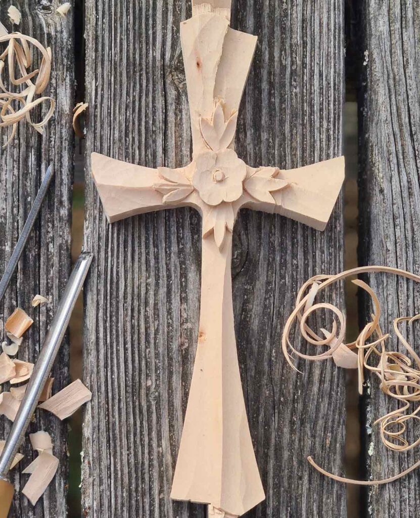 petite croix en bois religieuse